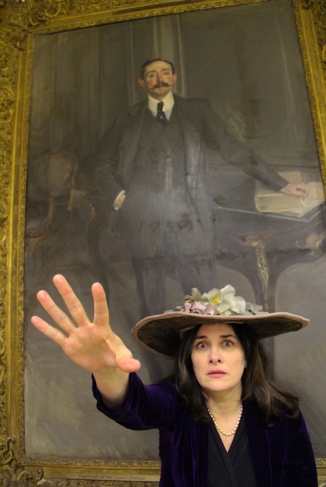 Leila as Florence photographer Greg Homann