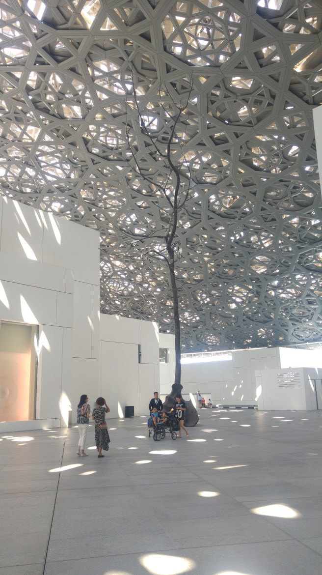 Louvre under the dome (002)