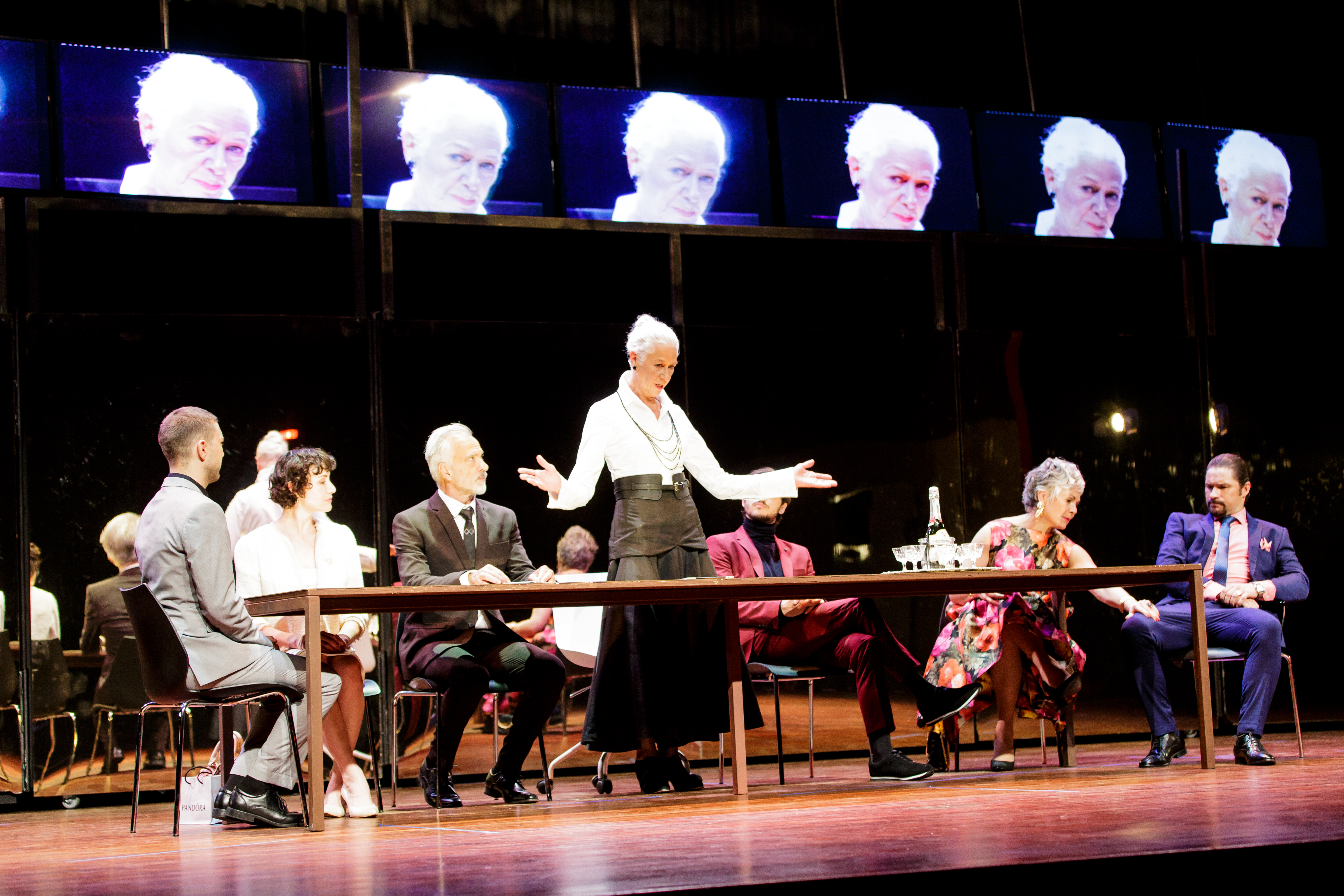 Koningin Lear with cast